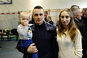 Zdjęcia policjantów z rodzinami