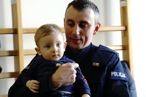 Zdjęcia policjantów z rodzinami