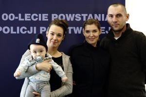Zdjęcia policjantów z rodzinami