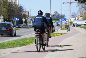 Policjanci podczas briefingu na temat akcji &quot;jednośladem bezpiecznie do celu&quot;