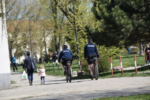 Policjanci podczas briefingu na temat akcji &quot;jednośladem bezpiecznie do celu&quot;