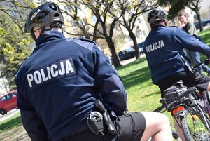 Policjanci podczas briefingu na temat akcji &quot;jednośladem bezpiecznie do celu&quot;