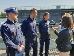 Policjanci podczas przedmajówkowego spotkania z mediami