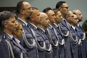 Uczestnicy uroczystego ślubowania nowych policjantów