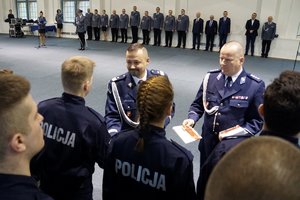 Uczestnicy uroczystego ślubowania nowych policjantów