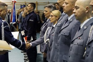 Uczestnicy uroczystego ślubowania nowych policjantów