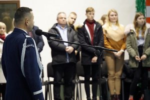 Uczestnicy uroczystego ślubowania nowych policjantów