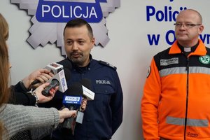 nadinsp. Tomasz Klimek Komendant Wojewódzki Policji w Olsztynie oraz ks. Dr Radosław Kubeł Prezes Stowarzyszenia Pomocy Rodzinom „Nadzieja”