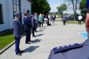 Uczestnicy otwarcia Posterunku Policji w Świętajnie