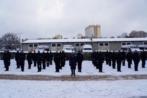 Uczestnicy uroczystego ślubowania nowo przyjętych policjantów