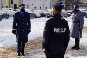 nadinsp. Tomasz Klimek i ślubująca policjantka