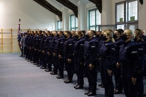 Ślubujący policjanci