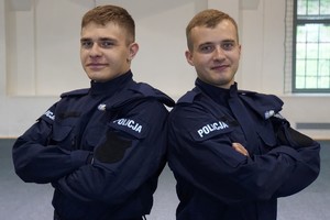 Ślubujący policjanci