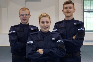 Ślubujący policjanci