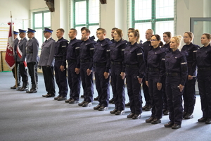 Ślubujący policjanci