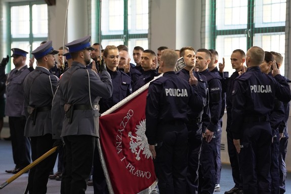 Policjanci podczas ślubowania