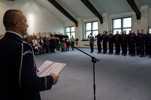 Uczestnicy uroczystego ślubowania policjantów