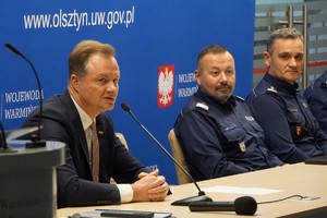 Marcin Kuchciński Wicemarszałek Województwa Warmińsko-Mazurskiego, nadinsp. Tomasz Klimek, insp. Jan Markowski