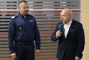 nadinsp. Tomasz Klimek i podinsp. Sławomir Koniuszy Przewodniczący Warmińsko - Mazurskiego Zarządu Wojewódzkiego NSZZ Policjantów