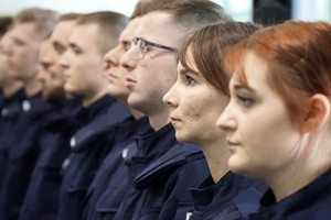 Uczestnicy uroczystego ślubowania policjantów