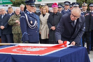 Podsekretarz Stanu MSWiA wbija gwóźdź honorowy