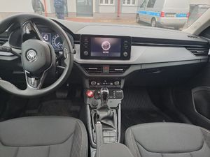 radiowóz oznakowany