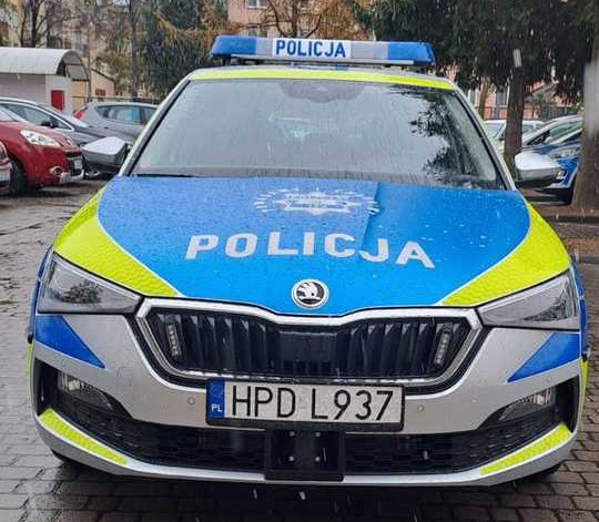 nowy oznakowany radiowóz Skoda Scala