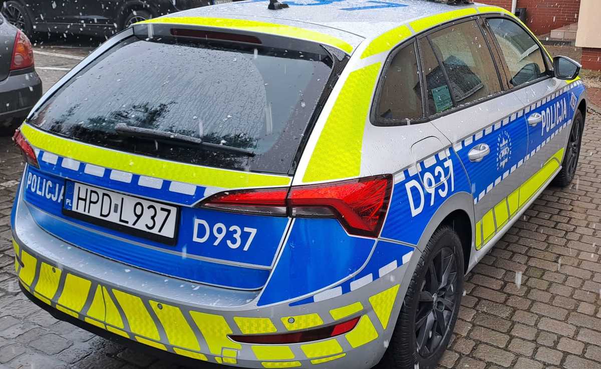 nowy oznakowany radiowóz Skoda Scala