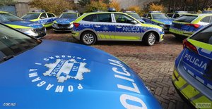 na zdjęciu nowe radiowozy