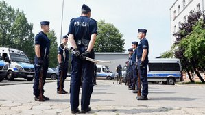 Kompania honorowa podczas ćwiczeń ze swoim dowódcą