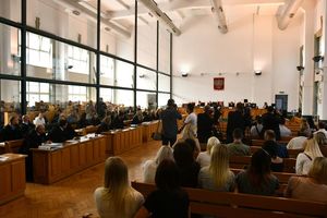 Sala rozpraw w trakcie procesu