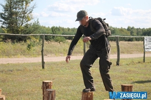 Zawodnicy podczas pokonywania przeszkód wysokościowych