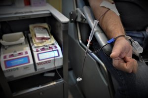 Akcja honorowej zbiórki krwi pod katowicką komendą wojewódzką policji