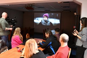 Dziennikarze podczas premiery spotu &quot;Zanim ominiesz pomyśl&quot;