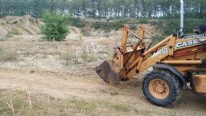 Zdjęcie kolorowe. Widoczne miejsce składowania odpadów