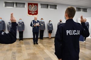 Policjanci ślubują.