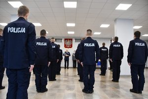 Policjanci ślubują.