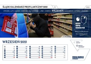 Dziewiąta karta kalendarza z miesiącem wrzesień. Fotografia przedstawia osobę w czapeczce na głowie i przesłoniętą twarzą, która znajduje się w sklepie i chowa do kurtki ukradzioną rzecz. Obok niego widoczna jest niebieska kurtka, do kieszeni której chowana jest czekolada. Z prawej strony karty widnieje napis: &quot;Szanuj to, co należy do innych. Dziś to może być cukierek, a jutro...?&quot;