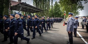 Policjanci podczas defilady.