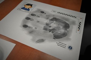 Zdjęcia. Odcisk dłoni