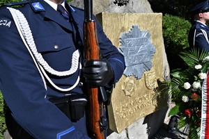 Warta honorowa przed grobem