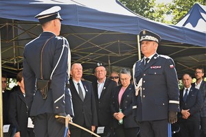 Meldunek składany komendantowi