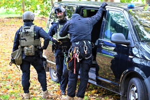 Grupowe zdjęcie umundurowanych policjantów