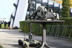 Zdjęcie. Robot do przenoszenia materiałów wybuchowych