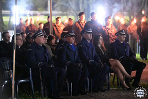 Na zdjęciu przedstawiciele służb podczas uroczystości