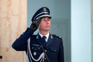 Zdjęcie przedstawia wizerunek policjanta
