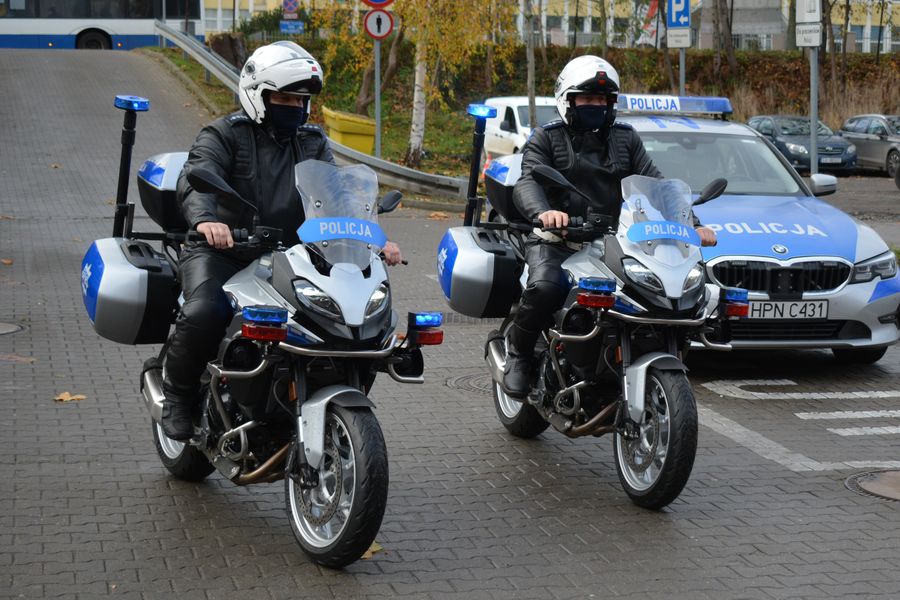 Sopoccy policjanci otrzymali dwa nowe oznakowane motocykle