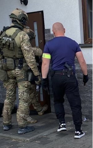 weejscie do domu na przeszukanie