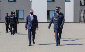 16. Idący Wojewoda Małopolski wraz z Komendantem Wojewódzkim