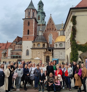 zdjęcie podopiecznych na rynku w krakowie